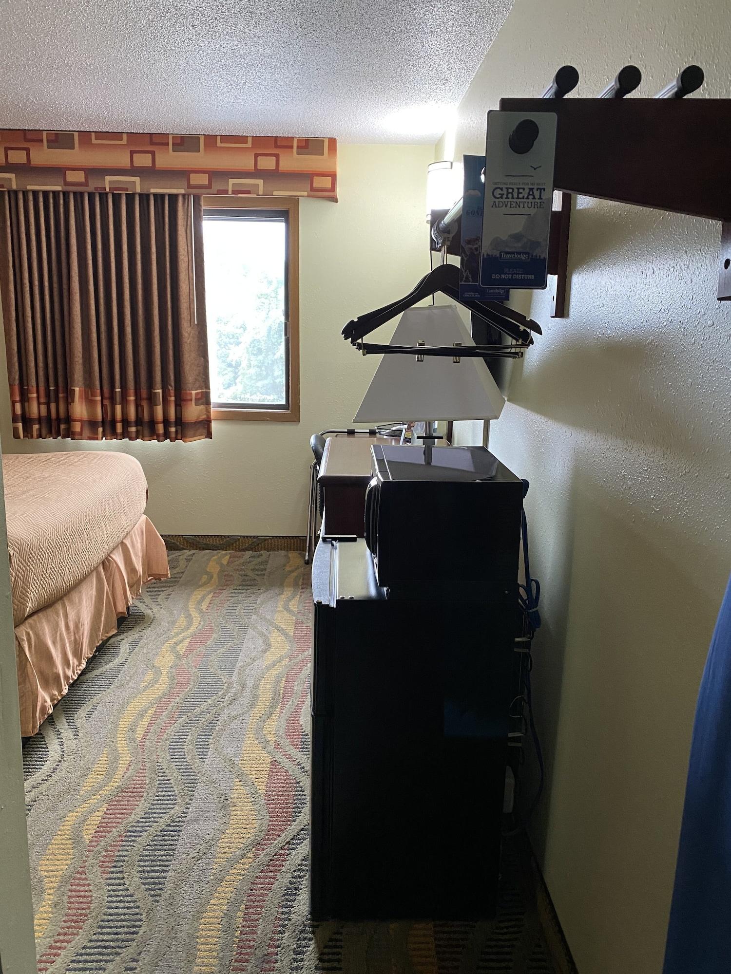 Travelodge By Wyndham La Porte/Michigan City Area Eksteriør billede