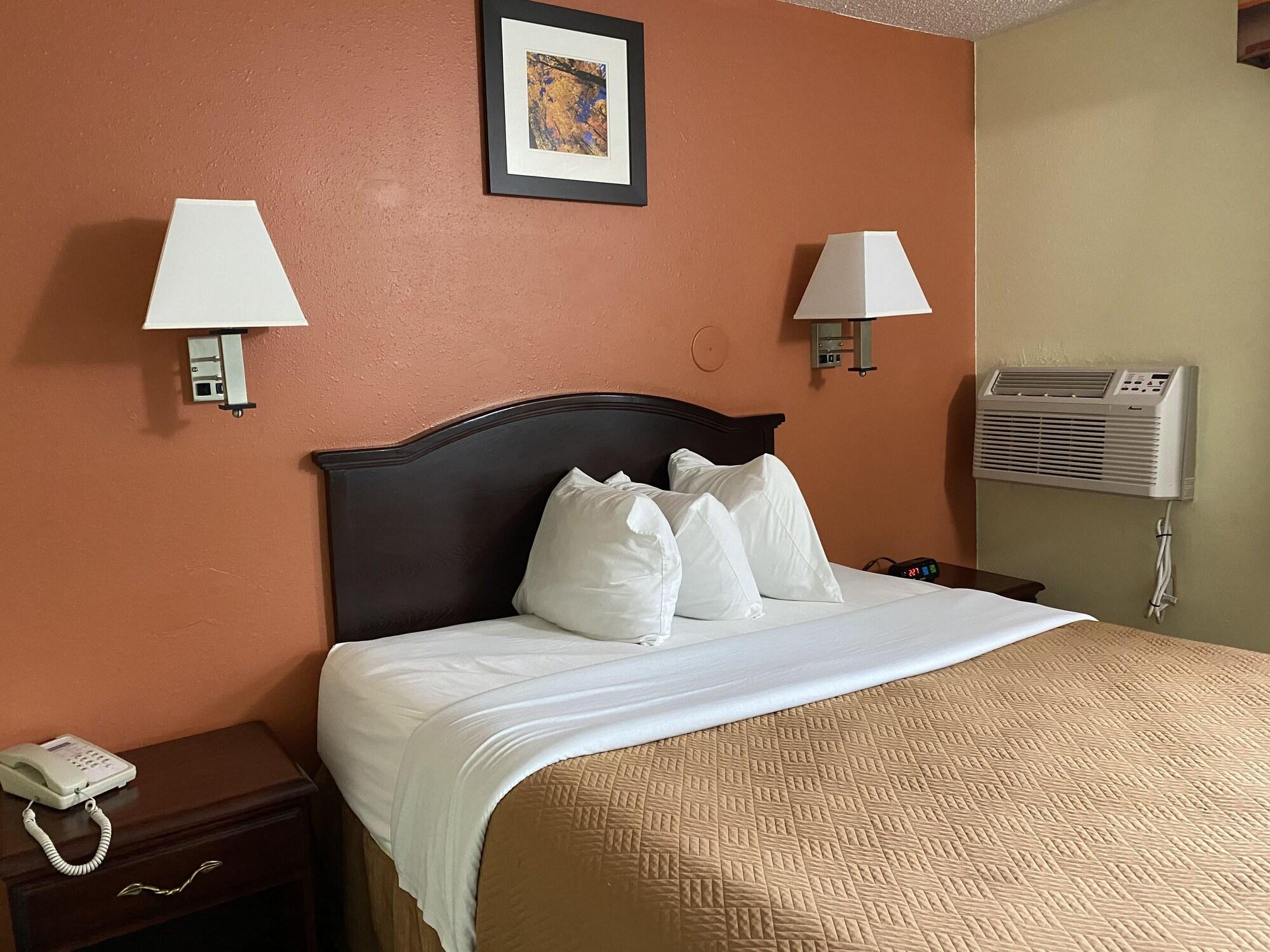 Travelodge By Wyndham La Porte/Michigan City Area Eksteriør billede