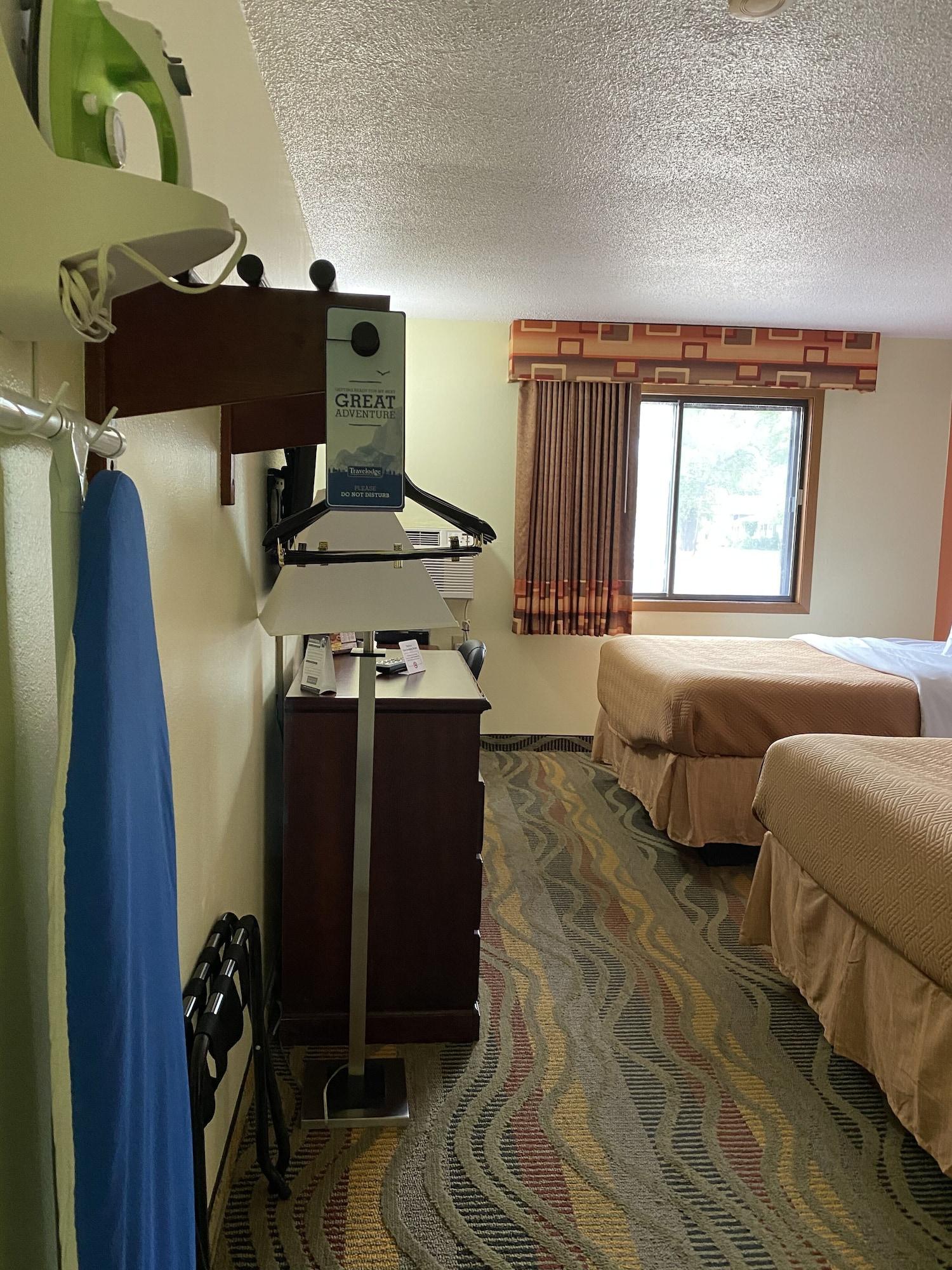 Travelodge By Wyndham La Porte/Michigan City Area Eksteriør billede