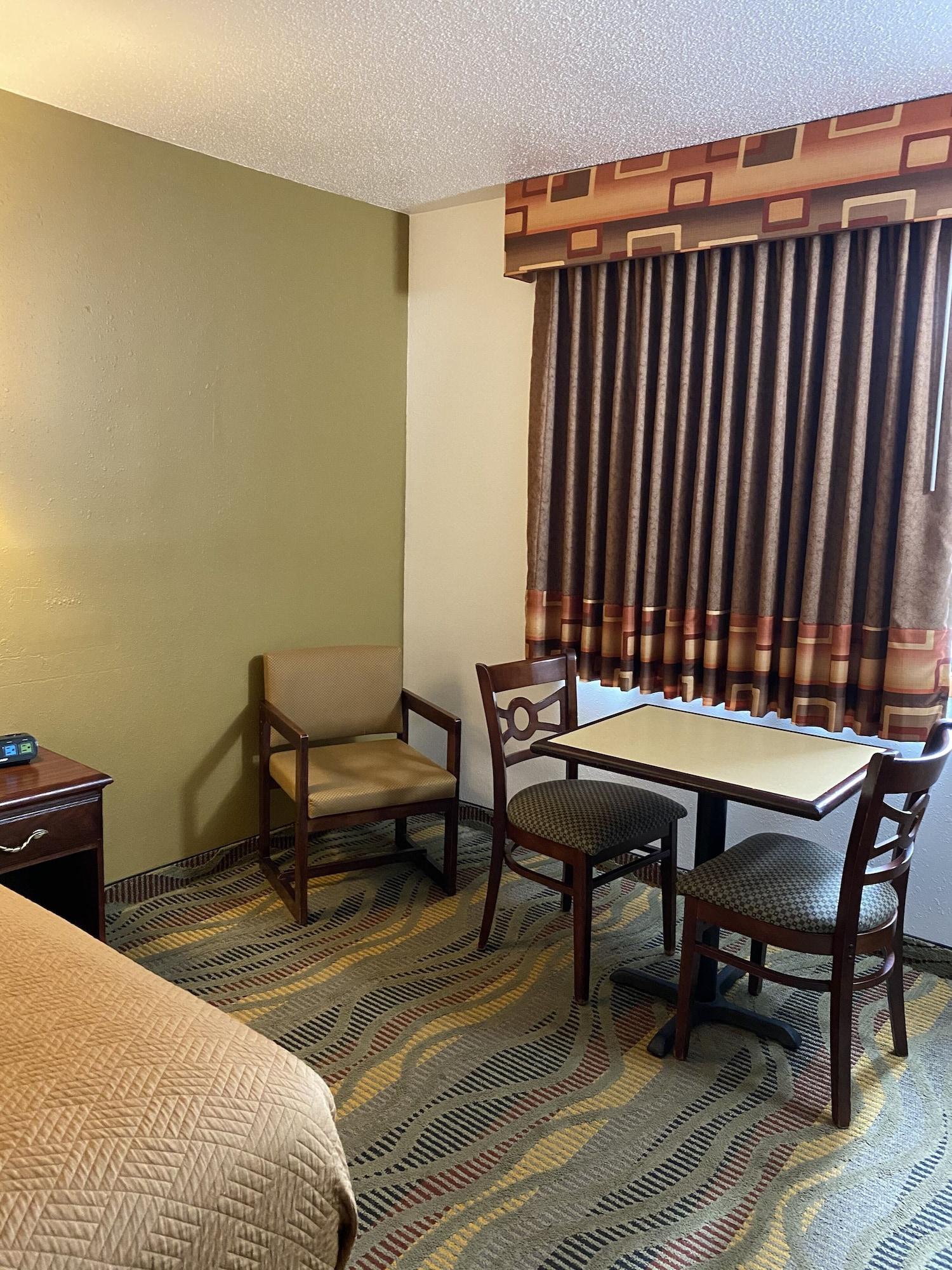 Travelodge By Wyndham La Porte/Michigan City Area Eksteriør billede