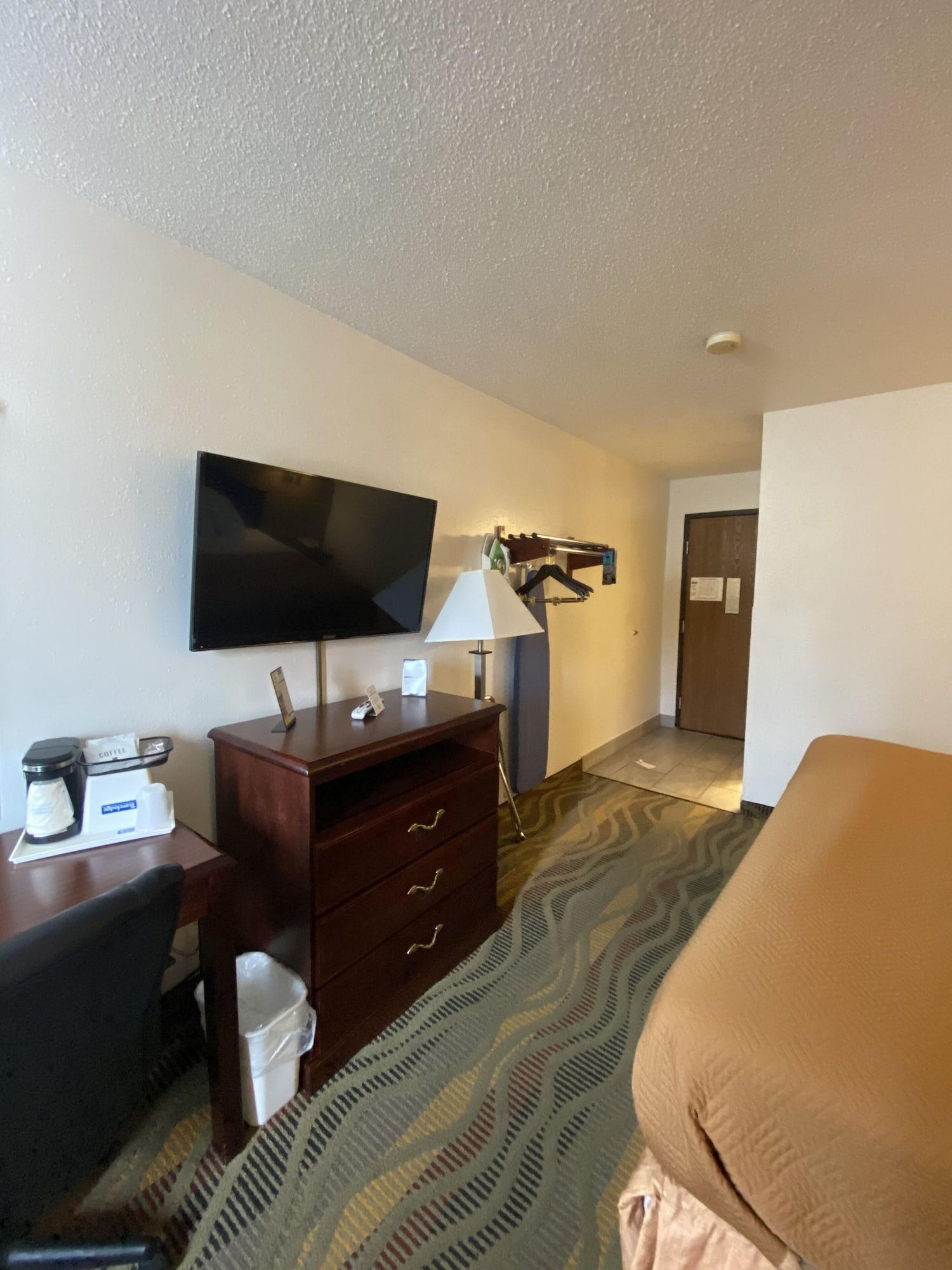 Travelodge By Wyndham La Porte/Michigan City Area Eksteriør billede