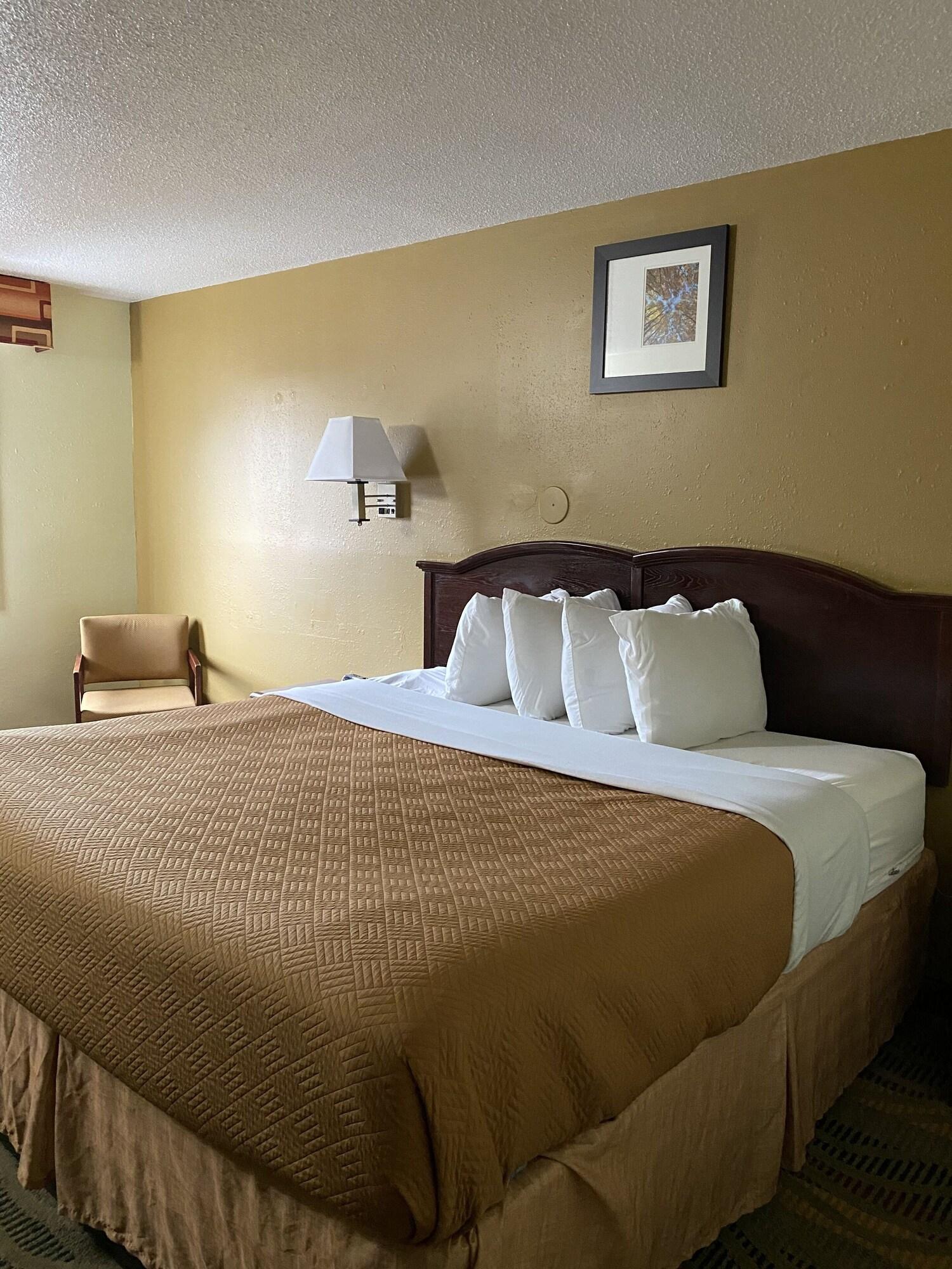 Travelodge By Wyndham La Porte/Michigan City Area Eksteriør billede